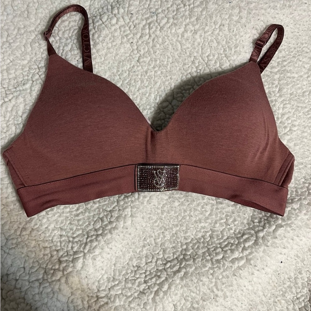Victoria’s Secret shiny bra